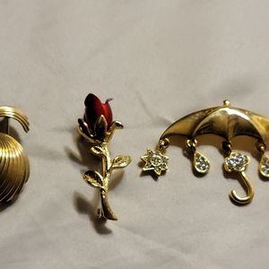 Vintage Lot of 3 Gold Tone Brooches